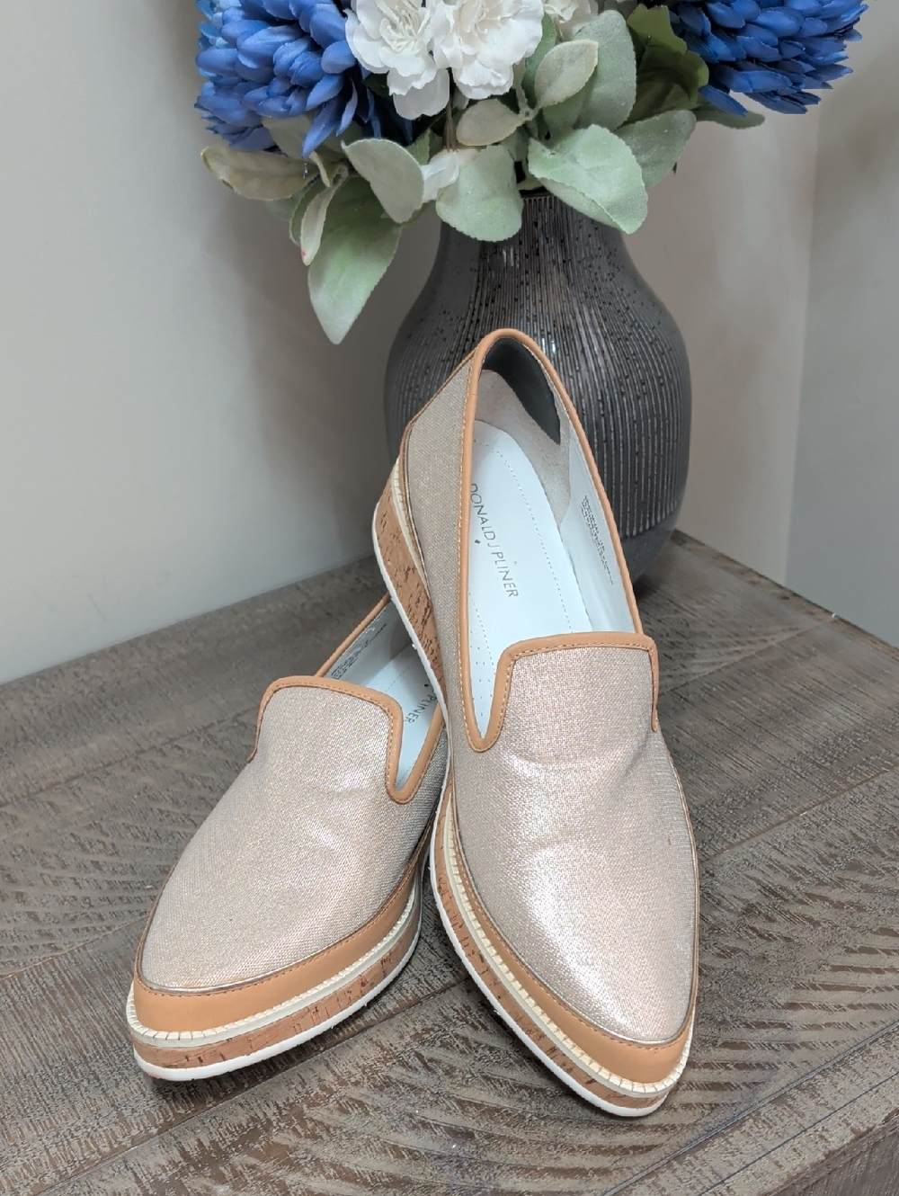 Donald Pliner Bray Champagne Gold Metallic Cork Platform Loafers Size 11